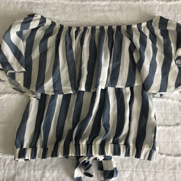 Off the Shoulder Crop Top - Picture 5 of 5